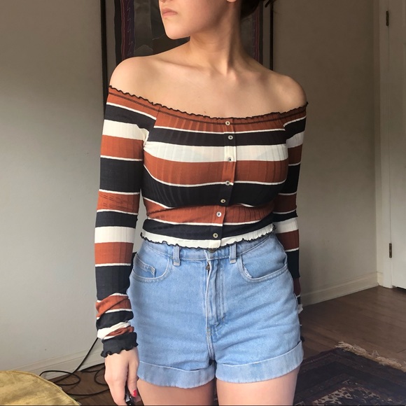 PacSun Tops - NEW PacSun lettuce edge off shoulder crop top